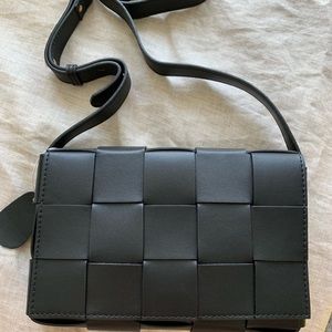 Woven leather cassette bag bottega veneta style